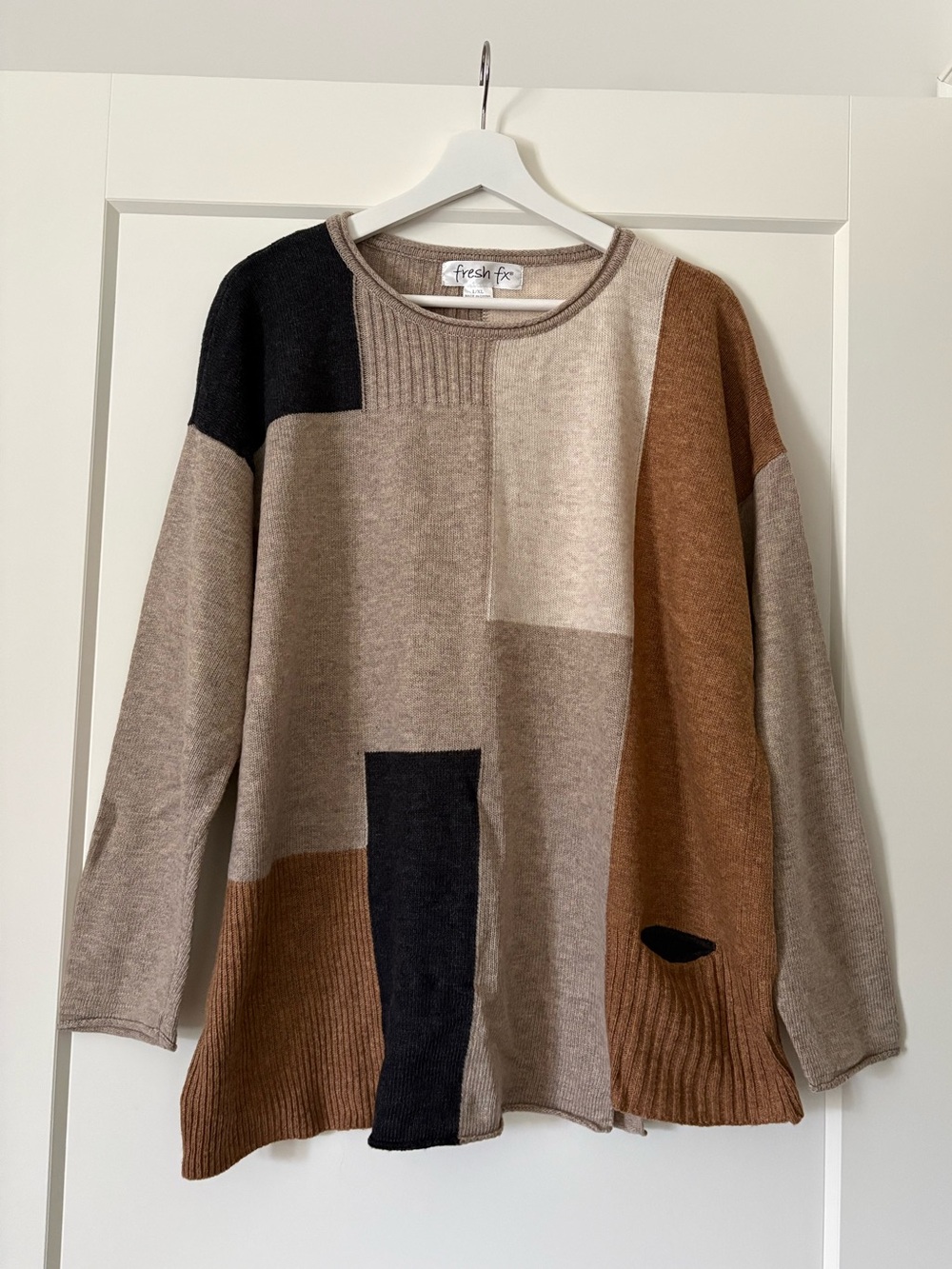 fresh fx Women’s Crewneck Sweater in Charcoal, Taupe & Brown